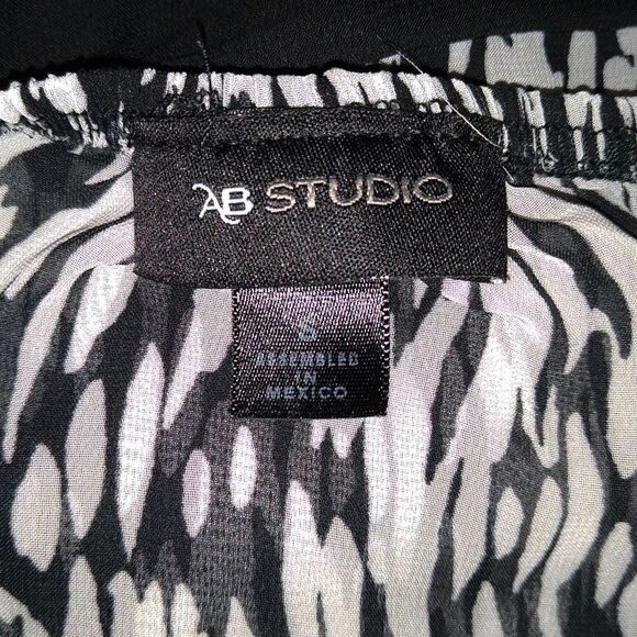 AB Studio Sheer Blouse with Elastic Neck and Sleeves Women's Size Small - Picture 2 of 8